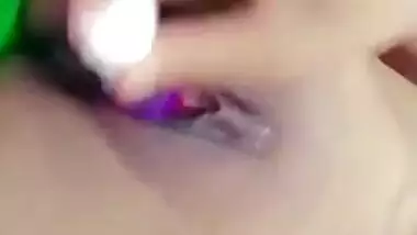 Cute Lankan Girl Showing Boobs and Pussy