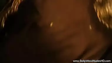 Indian Princess Exposes Her Body