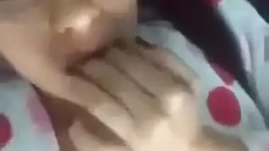 Desi cute girl fingering