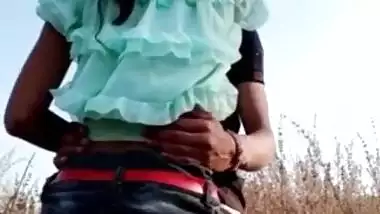 18 yr old college couple fuck outdoor