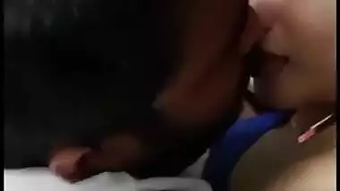 Desi lover kissing video