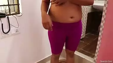 Desi Aunty nude capture
