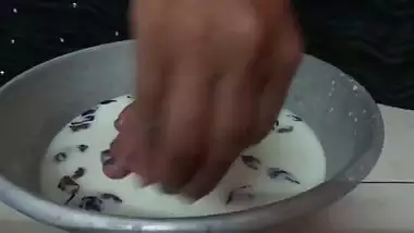 Indian feet1.MP4