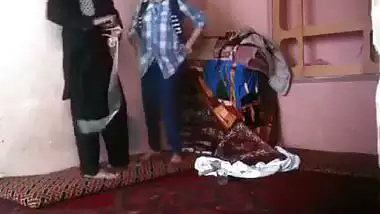 Sexy Kashmiri Bhabhi Sneaky Sex With Lusty Devar Caught