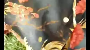 Hairy Desi Aunty Exposes her Choot Outside