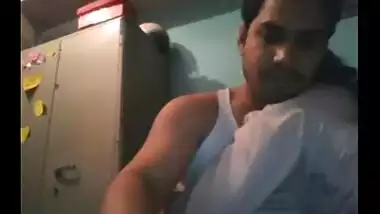 Recently married Delhi house wife mms scandal online