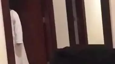 Sexy Pakistani bhabhi dancing naked in the hotel
