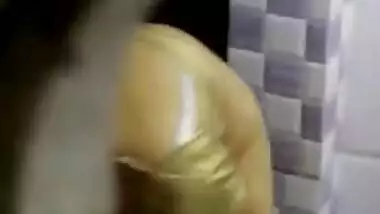 Bhabhi bathing in