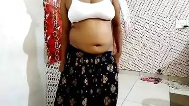 Solo Girl Play With Pussy