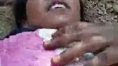 Village outdoor sex MMS shared online