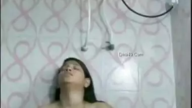 After sex stunning Indian MILF massages greedy XXX pussy in shower