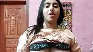 Desi Sexy Girl showing boobs and Ass 2 clips part 4