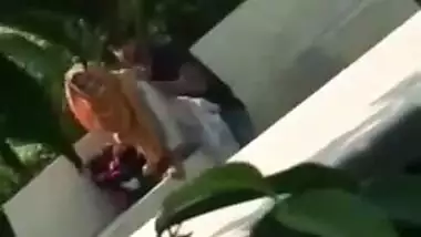 Outdoor Desi mms clip of teen in sari caught having sex with lover