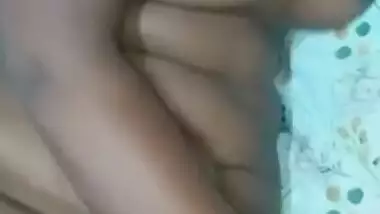 Lovable female poses nude and teases with XXX curves in Desi clip