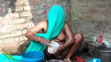 Indian Village Desi Bathing Video In Hindi Desi Radhika