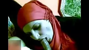 Beautiful bhabhi gives an amazing blowjob to husband’s friend