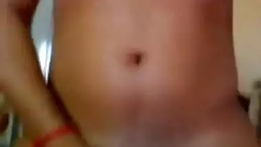 Ahmedabad dilettante bhabhi records sex mms with neighbour