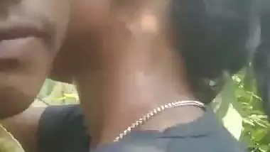 South Indian couple’s outdoor sex MMS from the bush