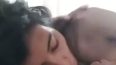 Kolkata girl gives an Indian blowjob to her neighbor