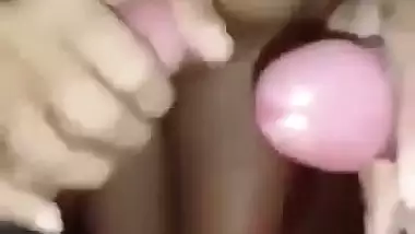 Dhaka whore sucks two dicks together in a Bangladeshi sex video