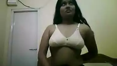 Indian college babe exposing her nice firm bigtits on cam