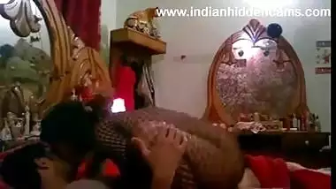 Lucknow mai miya bibi ki suhagraat pe bur chudai mms